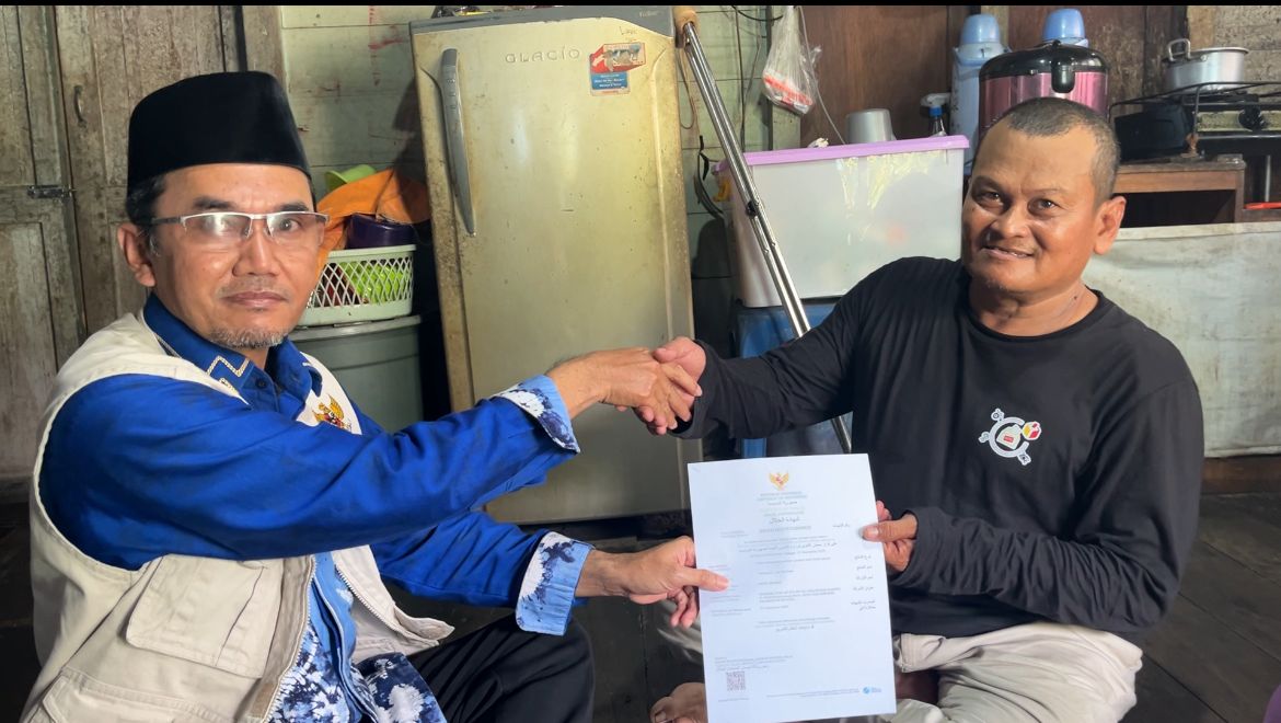 Baznas Kota Banjarmasin Serahkan Sertifikat Halal Kepada UMK, Agar Usahanya Semakin Berkembang